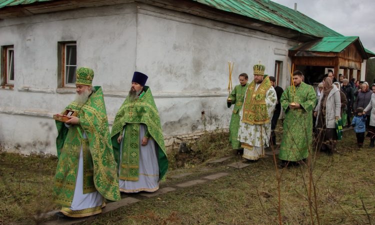 Святыня вернулась в обитель